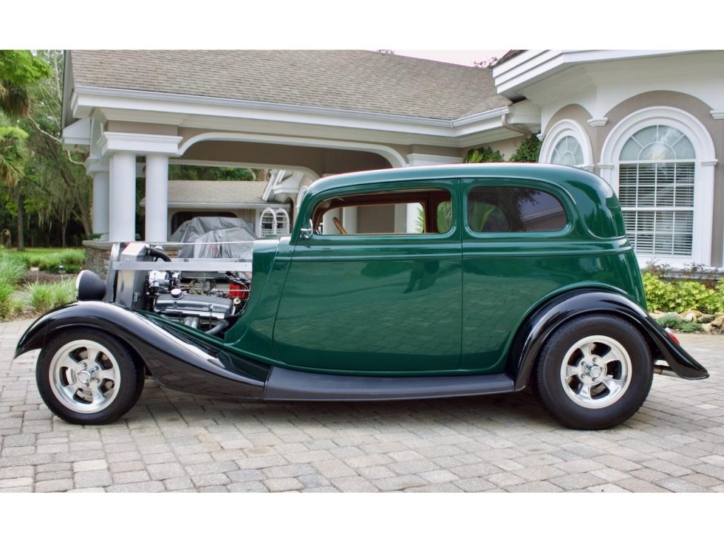 1933 Ford Victoria - American Hot Rods