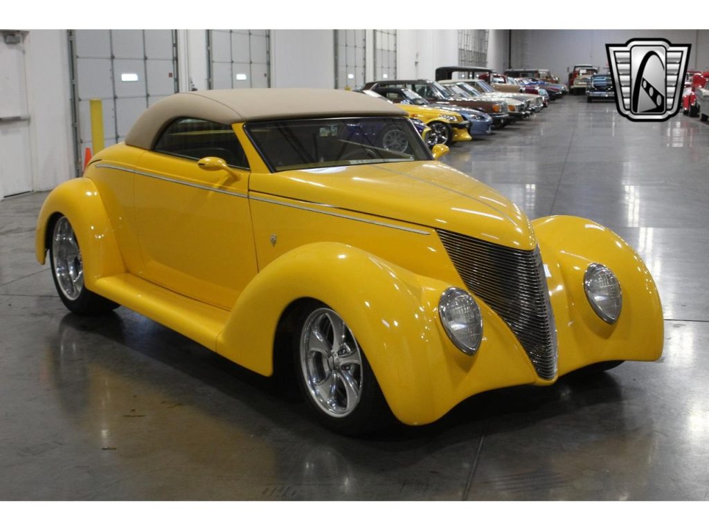 1937 Ford Roadster - American Hot Rods