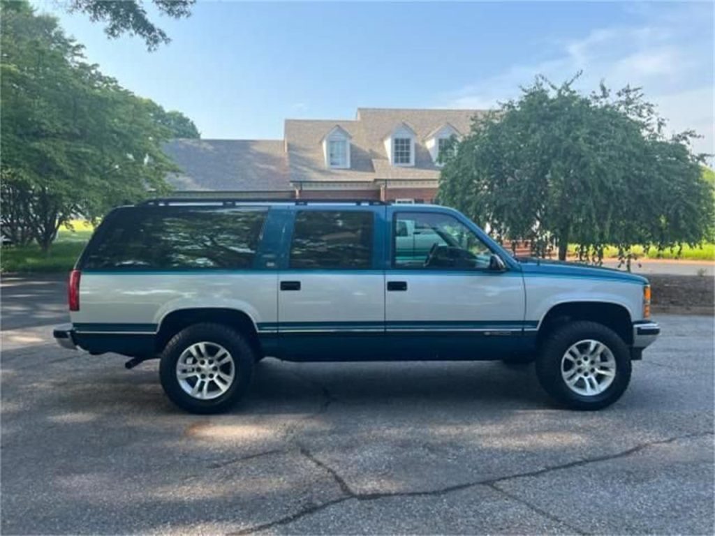 1993 Chevrolet Suburban - American Hot Rods